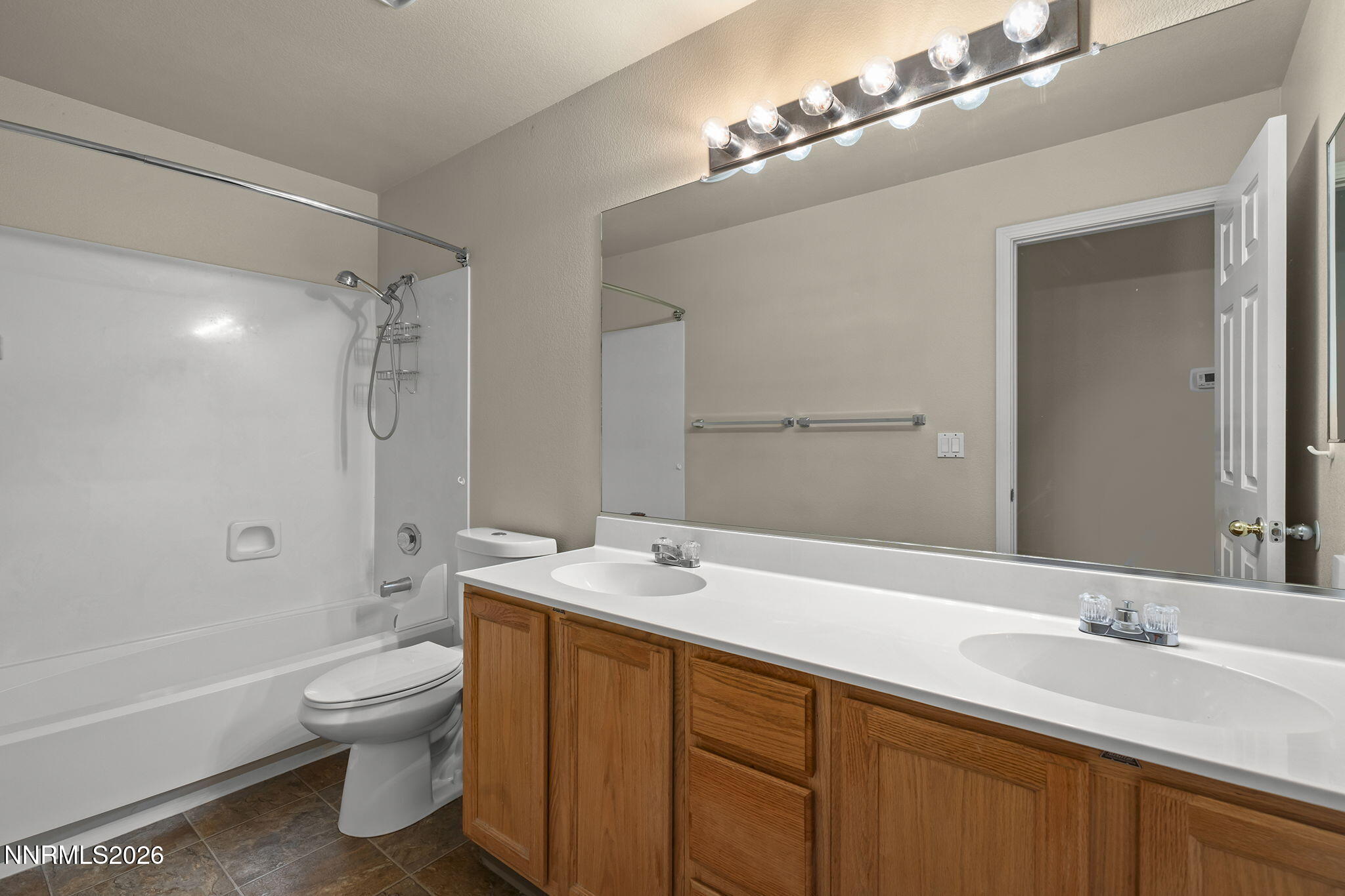 889 South University Park Loop Reno, NV 89512 - Photo 24 of 37 24-web-or-mls-_DSC6049