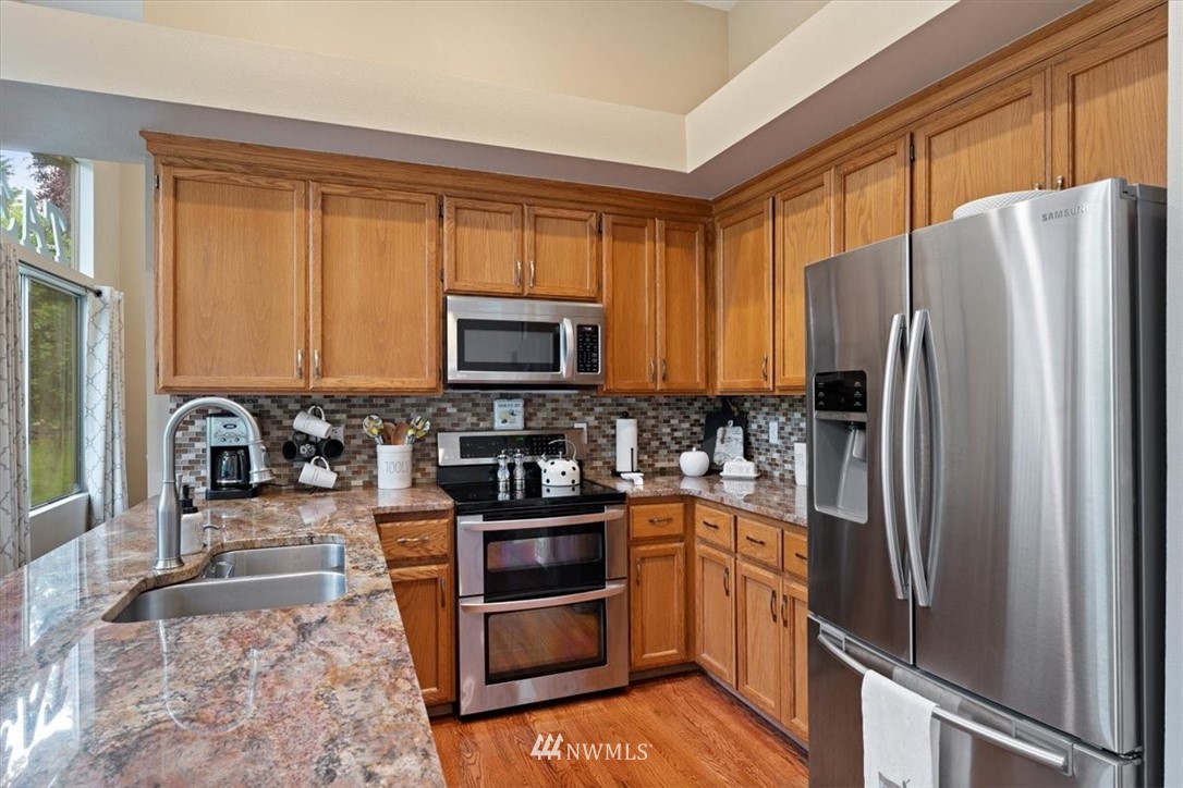 11718 Northeast 166th Court Bothell, WA 98011 - Photo 11 of 30 Gallery Image 11