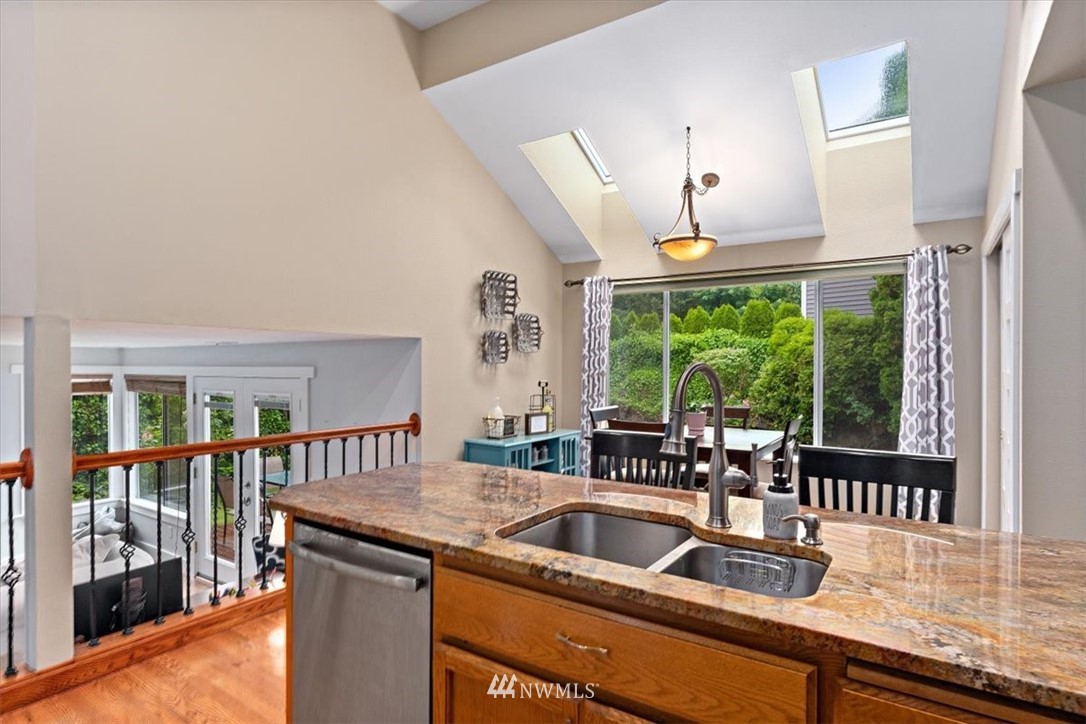 11718 Northeast 166th Court Bothell, WA 98011 - Photo 12 of 30 Gallery Image 12