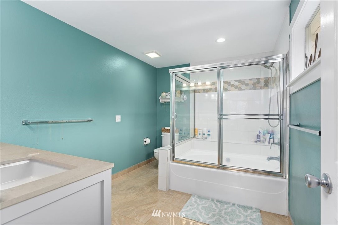 11718 Northeast 166th Court Bothell, WA 98011 - Photo 19 of 30 Gallery Image 19