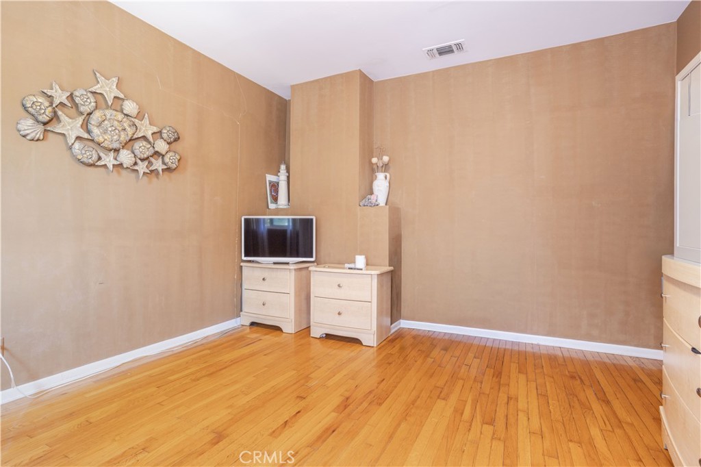 6700 Capps Avenue Reseda, CA 91335 - Photo 12 of 36