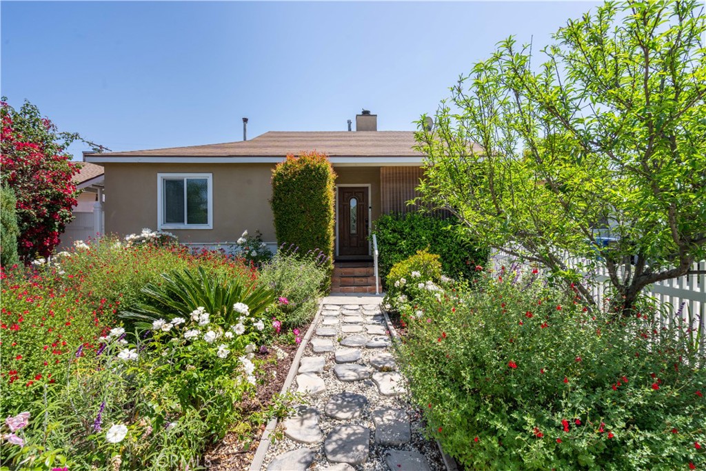 6700 Capps Avenue Reseda, CA 91335 - Photo 4 of 36