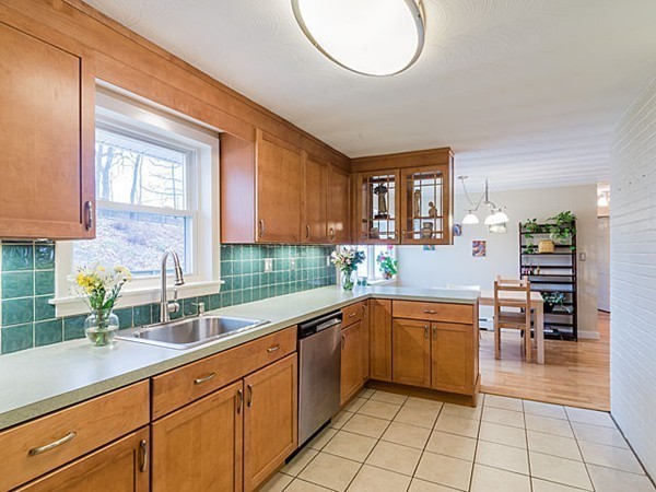 17 Copeland Road Framingham, MA 01701 - Photo 4 of 21 Gallery Image 4