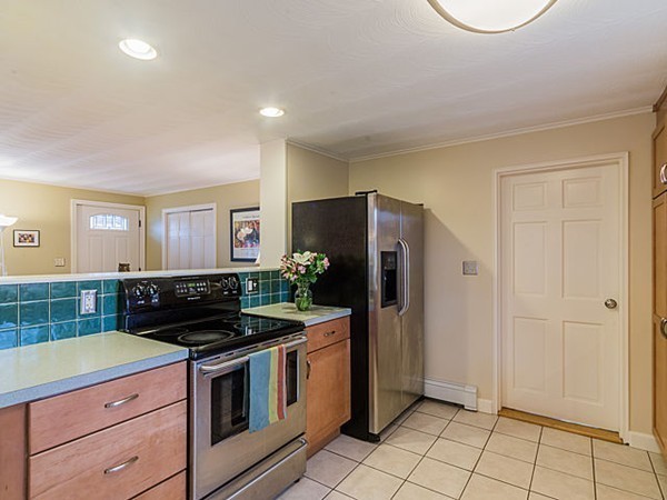 17 Copeland Road Framingham, MA 01701 - Photo 5 of 21 Gallery Image 5