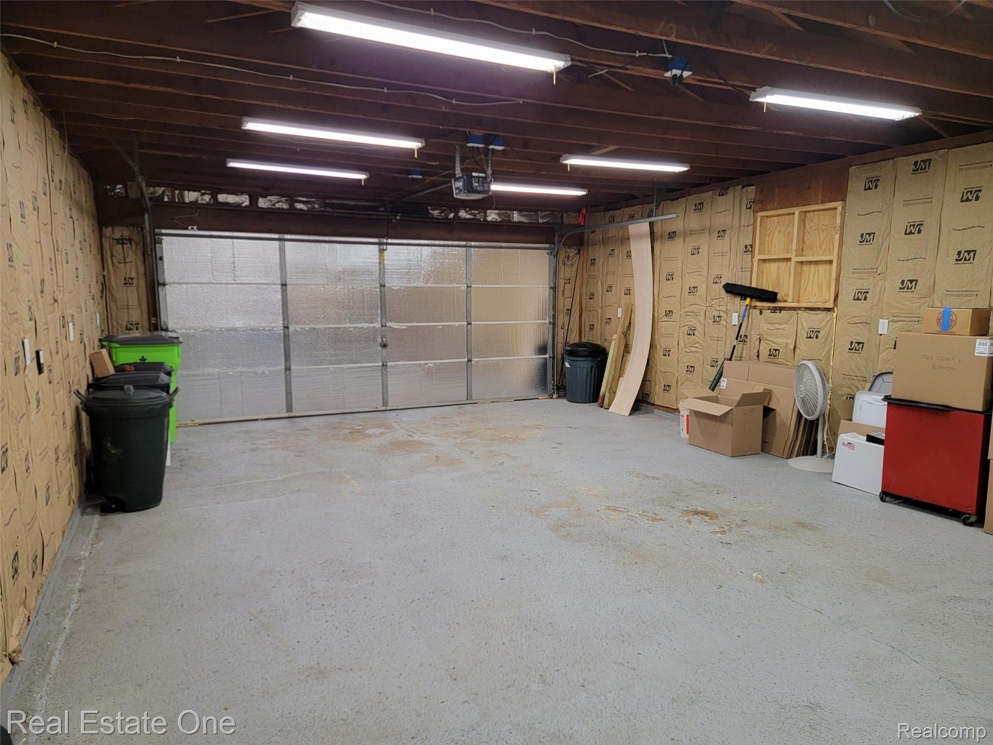 698 Center Ridge South Lyon, MI 48178 - Photo 44 of 48 Garage interior