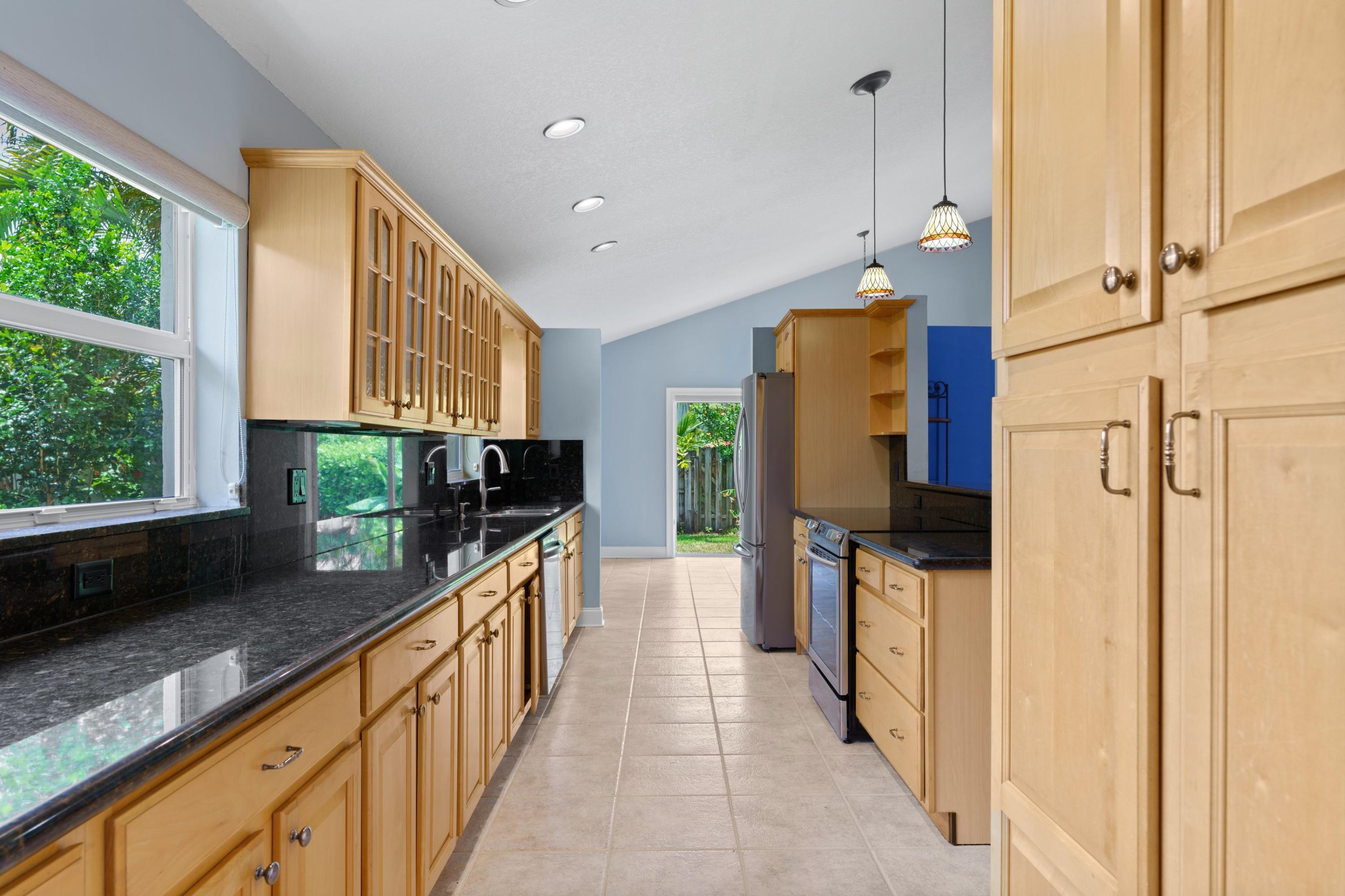 4545 Brandywine Drive Boca Raton, FL 33487 - Photo 4 of 32 Kitchen