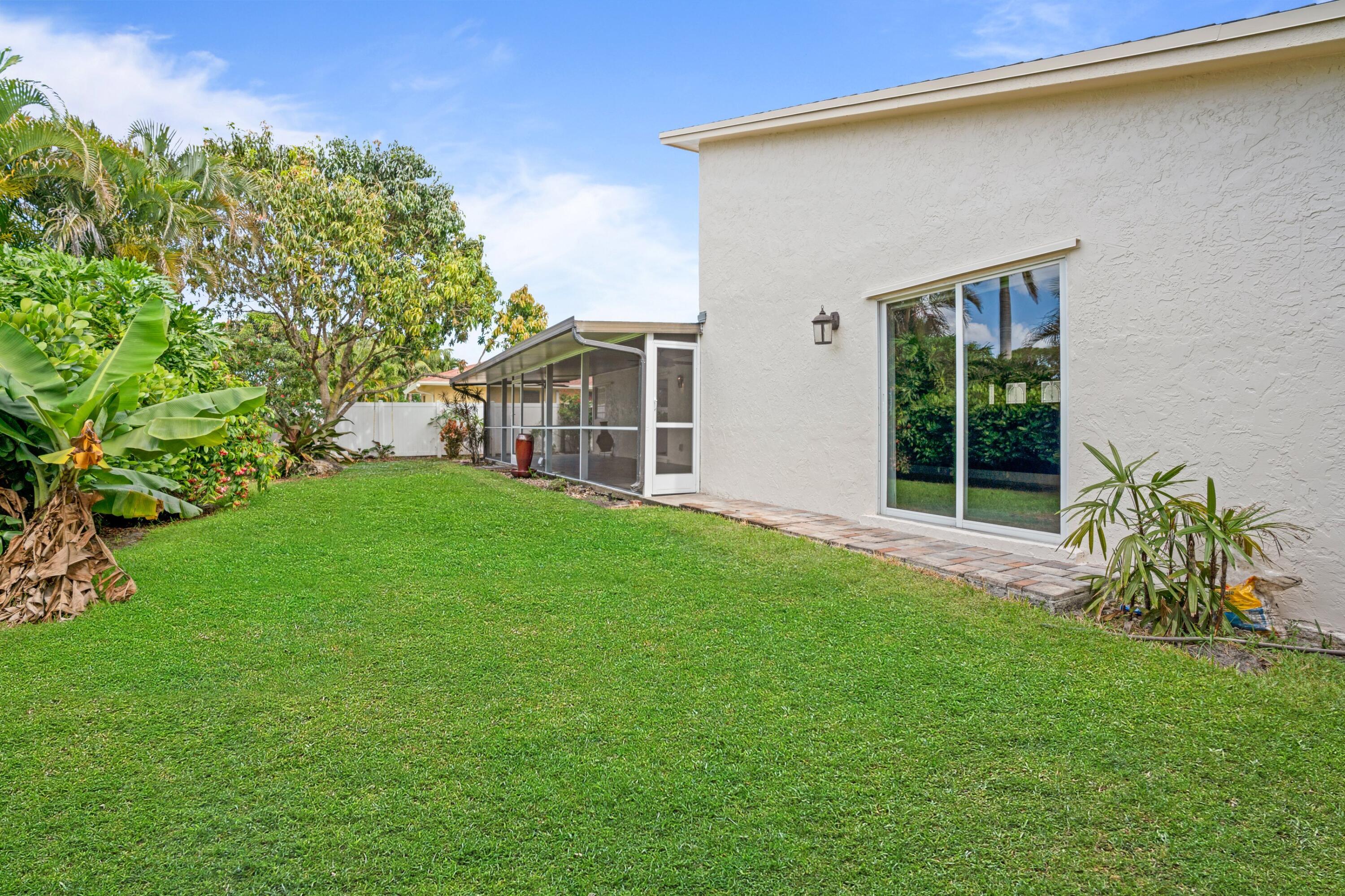 4545 Brandywine Drive Boca Raton, FL 33487 - Photo 9 of 32 Backyard