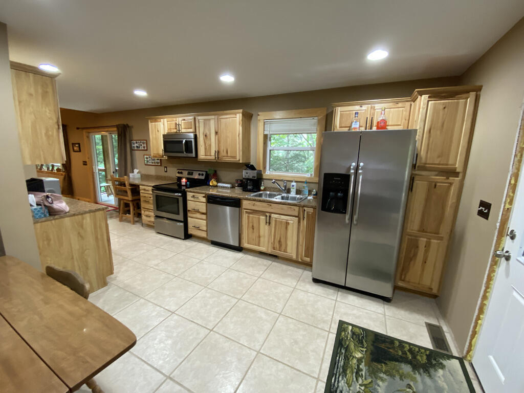 1261 Sloans Valley Road Burnside, KY 42519 - Photo 6 of 33 67EF599D-665E-442E-9DF0-67A852534570_1_1