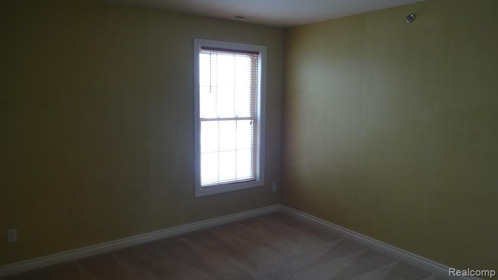 45435 North Stonewood Road Canton, MI 48187 - Photo 14 of 25 020.jpg