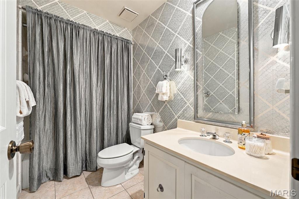 14619 Hunters Point Chesterfield, MO 63017 - Photo 30 of 49 Gallery Image 30