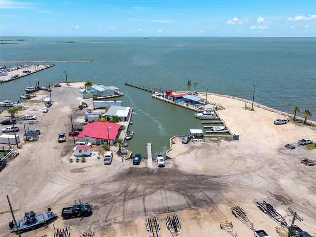$369,900 | 205 Bay Avenue, Seadrift, TX 77983