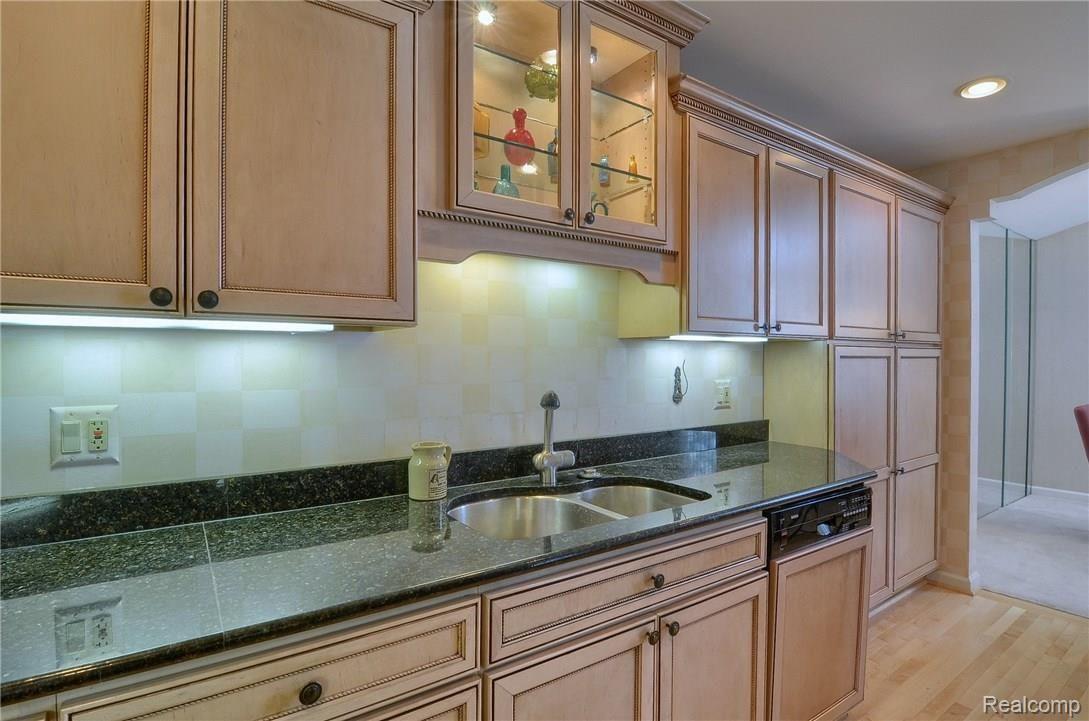 1472 Saddle Lane, Unit 167 Rochester, MI 48306 - Photo 21 of 34 Kitchen_3rd_View.jpg