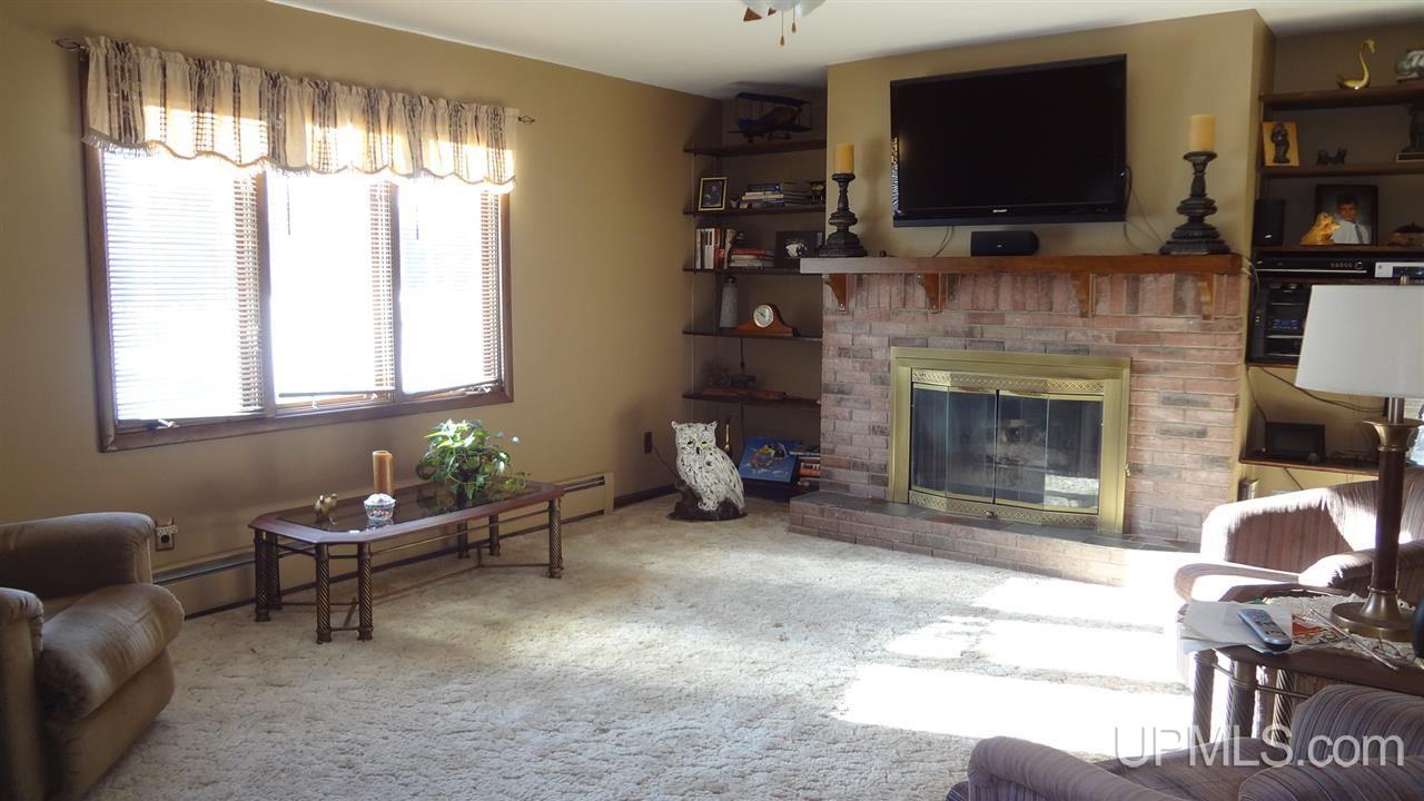 516 Riverside Road Marquette, MI 49855 - Photo 10 of 36