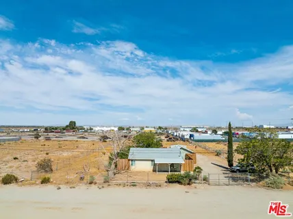 $650,000 | 42104 6th Street East, Lancaster, CA 93535