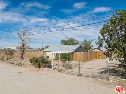 $650,000 | 42104 6th Street East, Lancaster, CA 93535