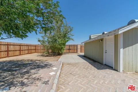 $650,000 | 42104 6th Street East, Lancaster, CA 93535