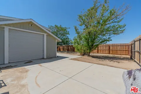 $650,000 | 42104 6th Street East, Lancaster, CA 93535