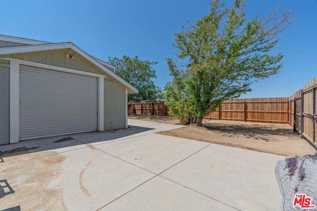 42104 6th Street East Lancaster, CA 93535 - Photo 23 of 28