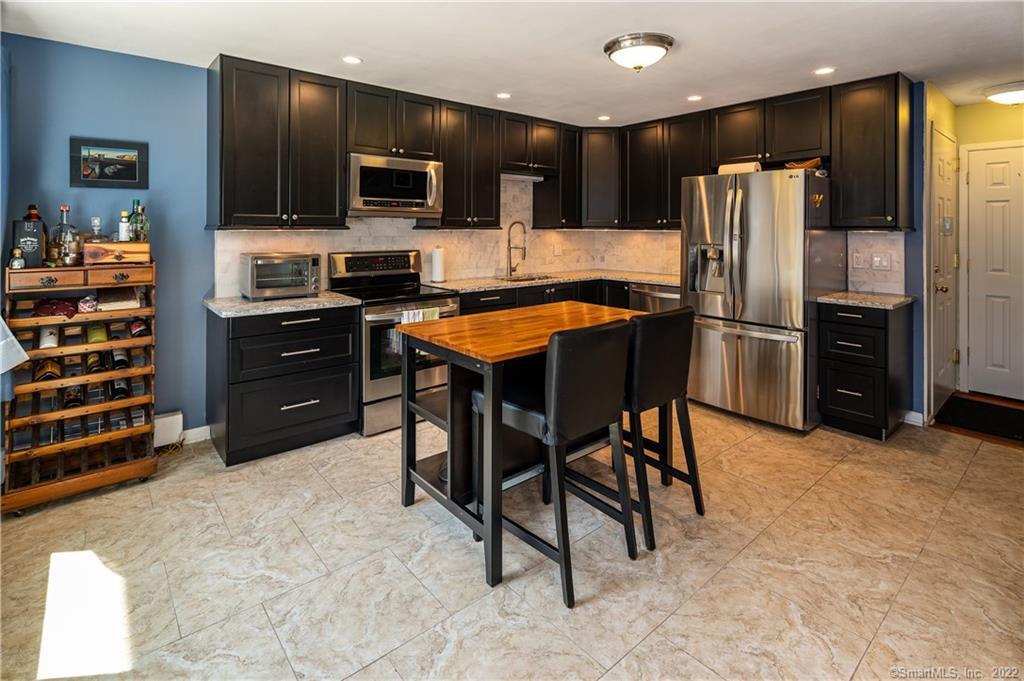 154 Cold Spring Road, Unit 11 Stamford, CT 06905 - Photo 1 of 1