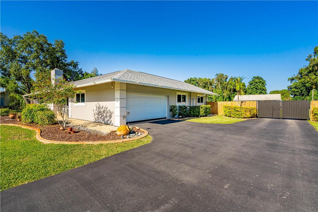 5720 Southwest 196th Lane Southwest Ranches, FL 33332 - Photo 5 of 42 Photo 5