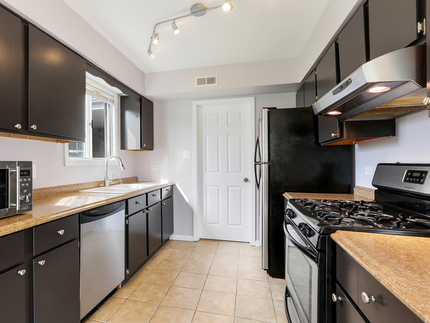 100 Churn Road Matteson, IL 60443 - Photo 6 of 12