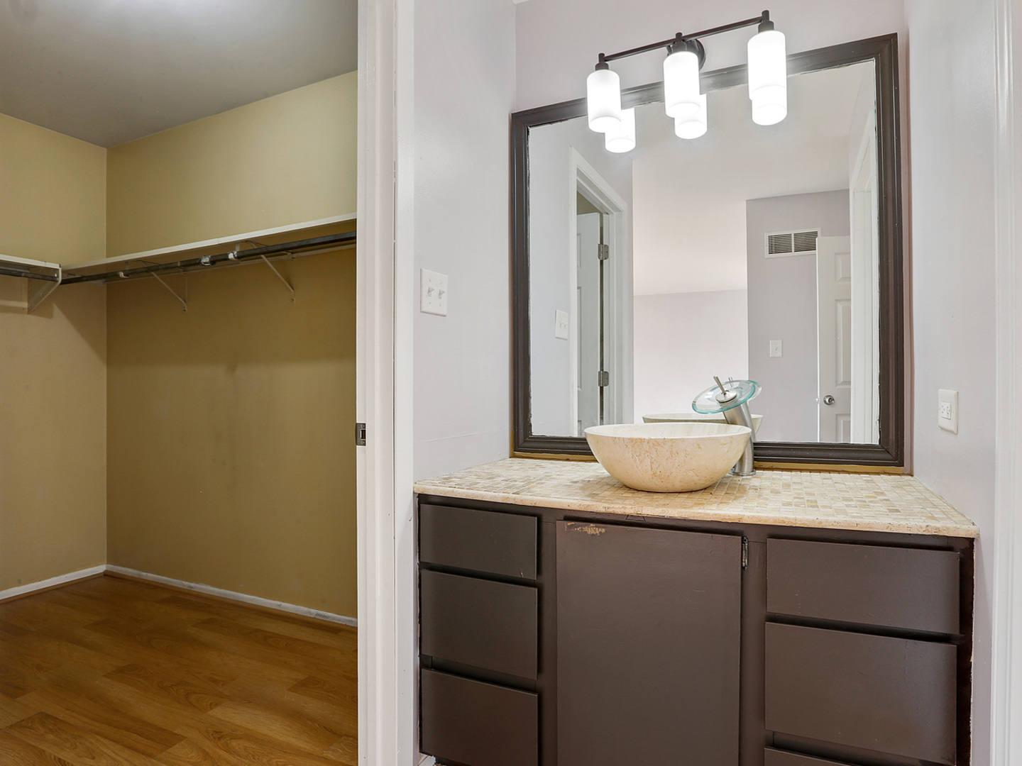100 Churn Road Matteson, IL 60443 - Photo 10 of 12