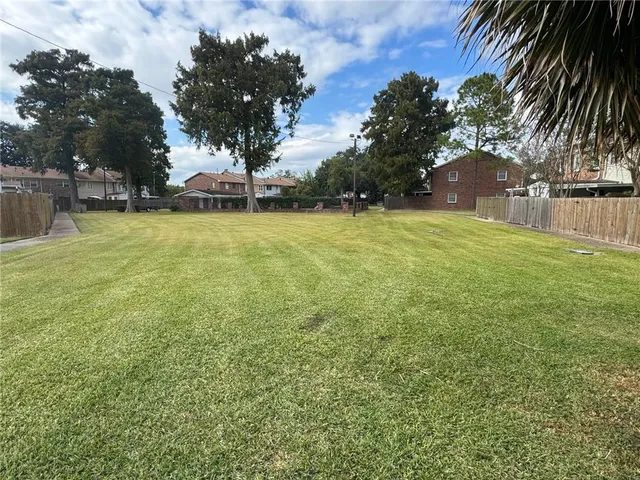 $135,000 | 309 B Cherry Blossom Lane, Gretna, LA 70056