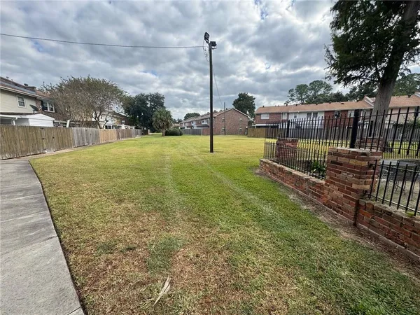 $135,000 | 309 B Cherry Blossom Lane, Gretna, LA 70056