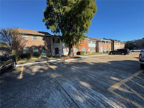 $135,000 | 309 B Cherry Blossom Lane, Gretna, LA 70056