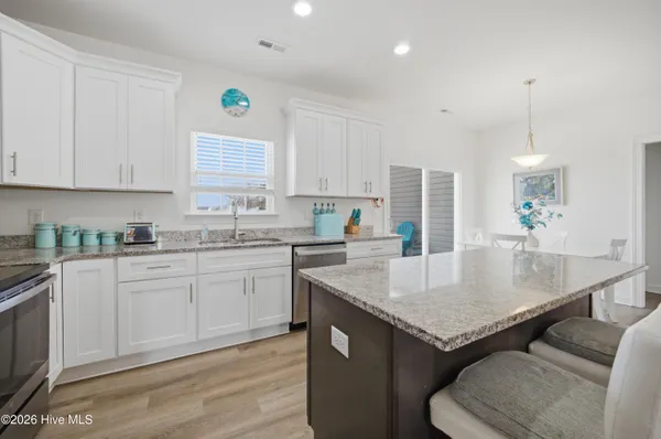 $475,000 | 102 Gull Rock View, Coinjock, NC 27923