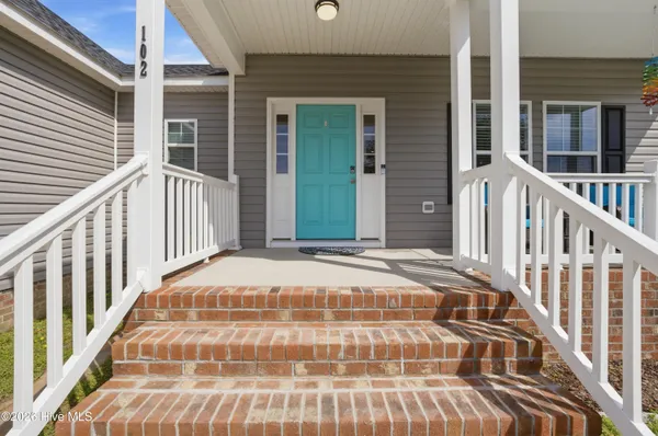 $475,000 | 102 Gull Rock View, Coinjock, NC 27923