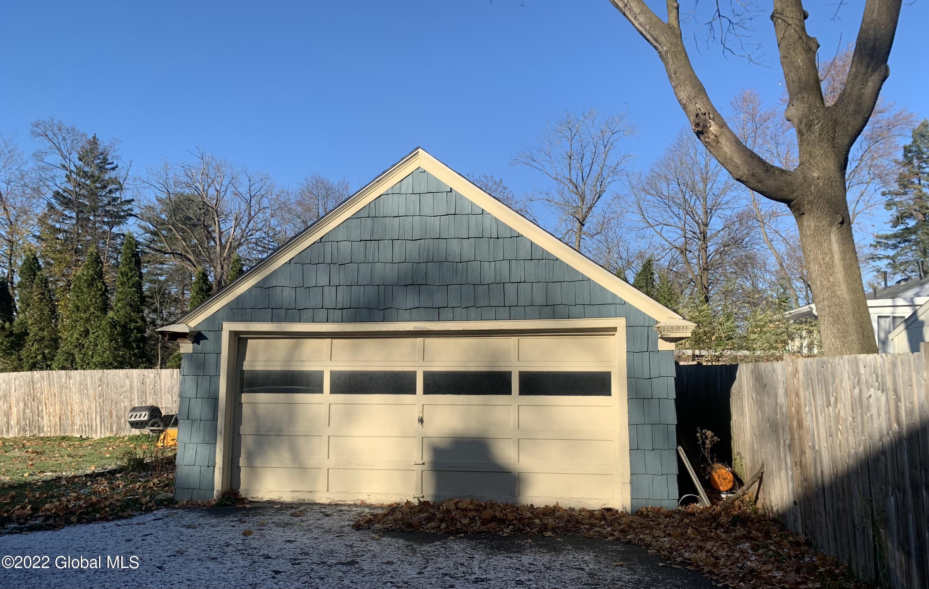 1445 Lowell Road Schenectady, NY 12308 - Photo 4 of 14 IMG-9714