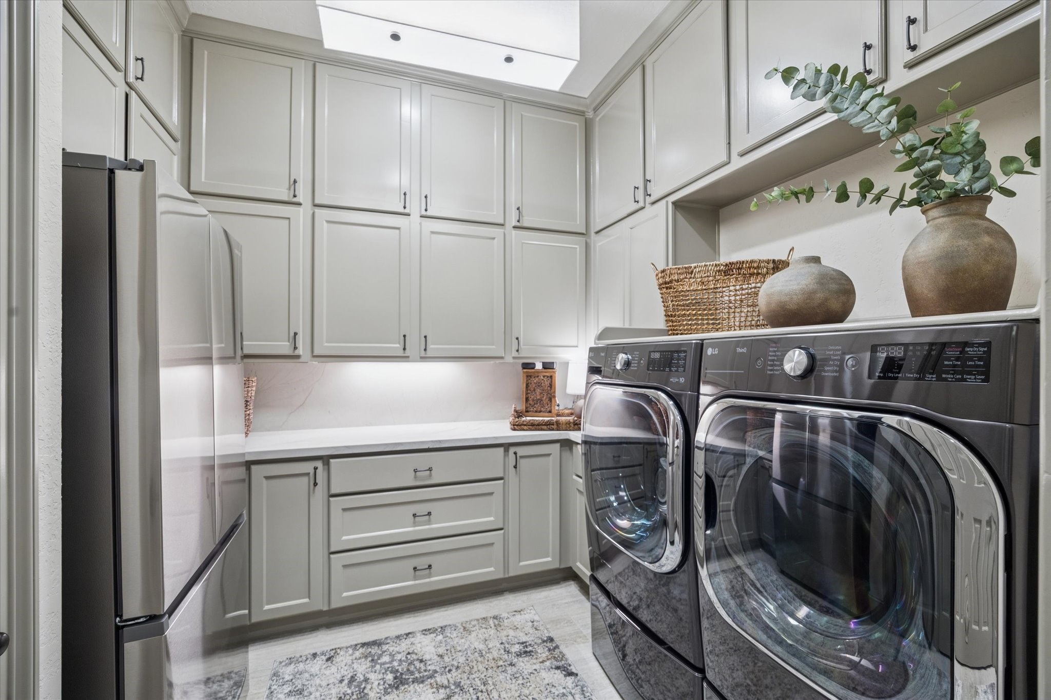 6602 Riva Ridge Drive Richmond, TX 77406 - Photo 46 of 50 a close view of closet