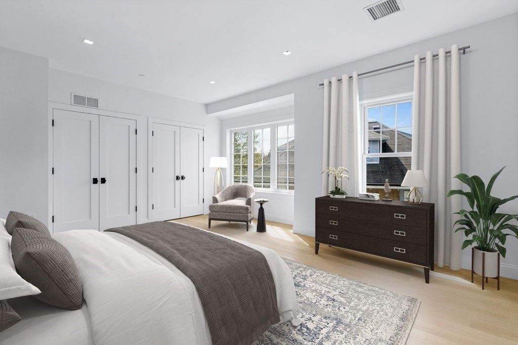 21 Crowninshield Road, Unit 17 Brookline, MA 02446 - Photo 7 of 12 Gallery Image 7