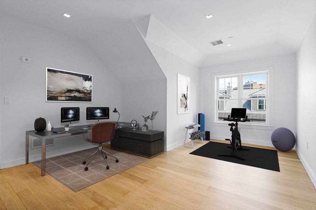 21 Crowninshield Road, Unit 17 Brookline, MA 02446 - Photo 10 of 12 Gallery Image 10