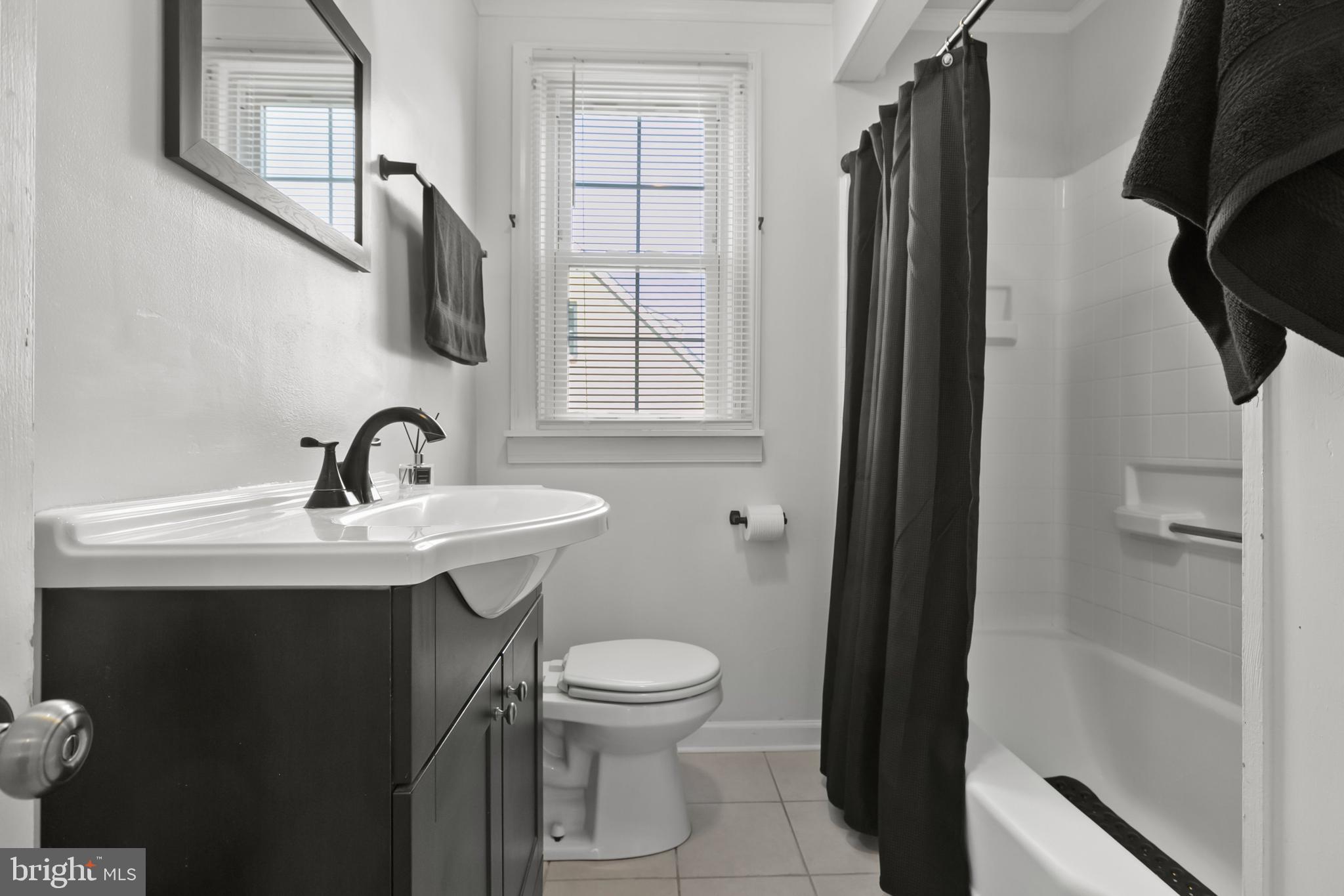 2437 Larkin Road Boothwyn, PA 19061 - Photo 12 of 42 Gallery Image 12