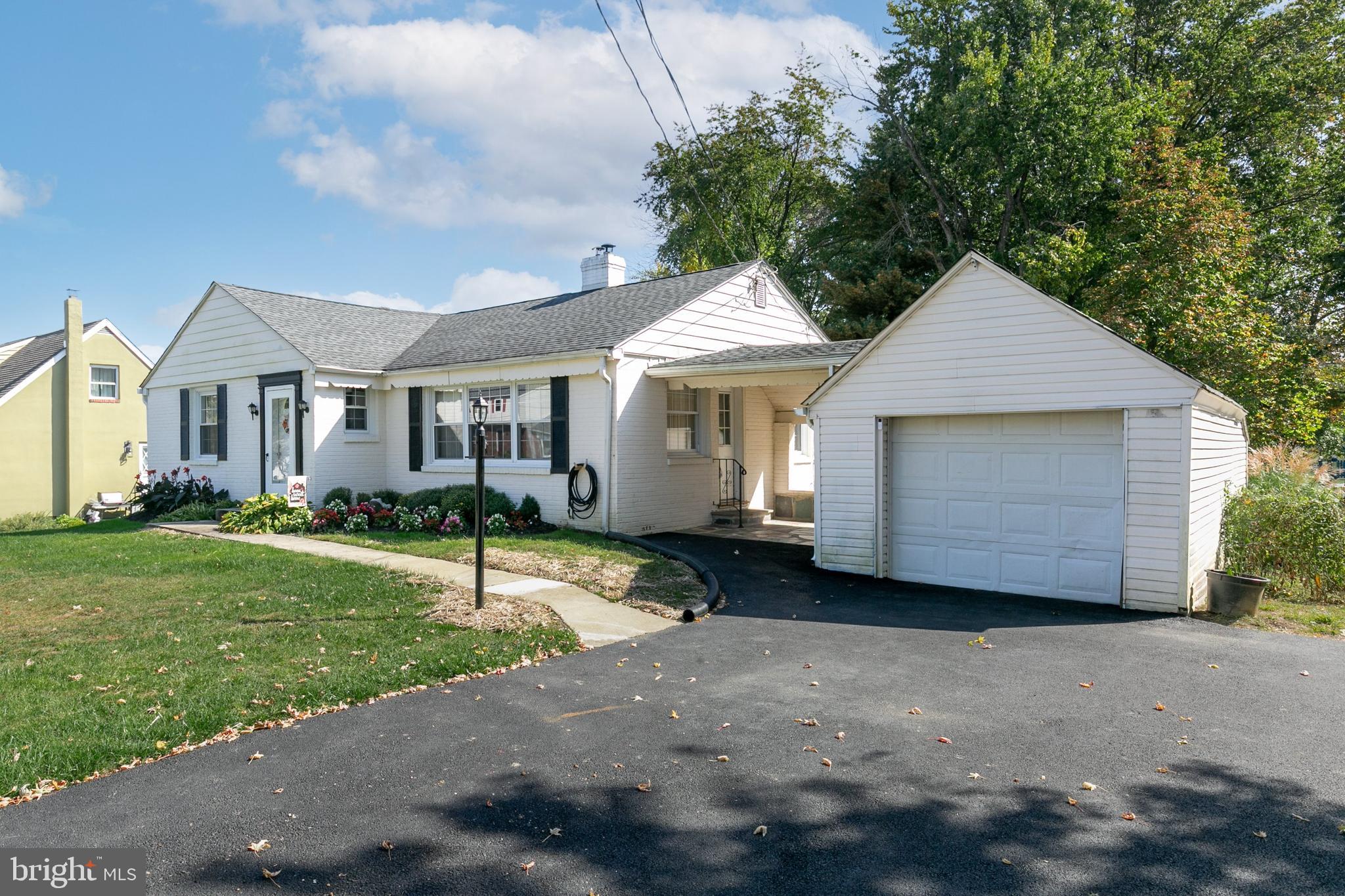 2437 Larkin Road Boothwyn, PA 19061 - Photo 3 of 42 Gallery Image 3