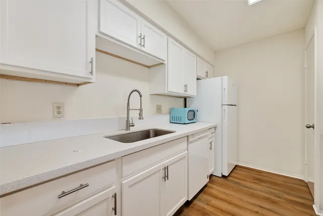 $145,000 | 10555 Turtlewood Court, Unit 511, Houston, TX 77072