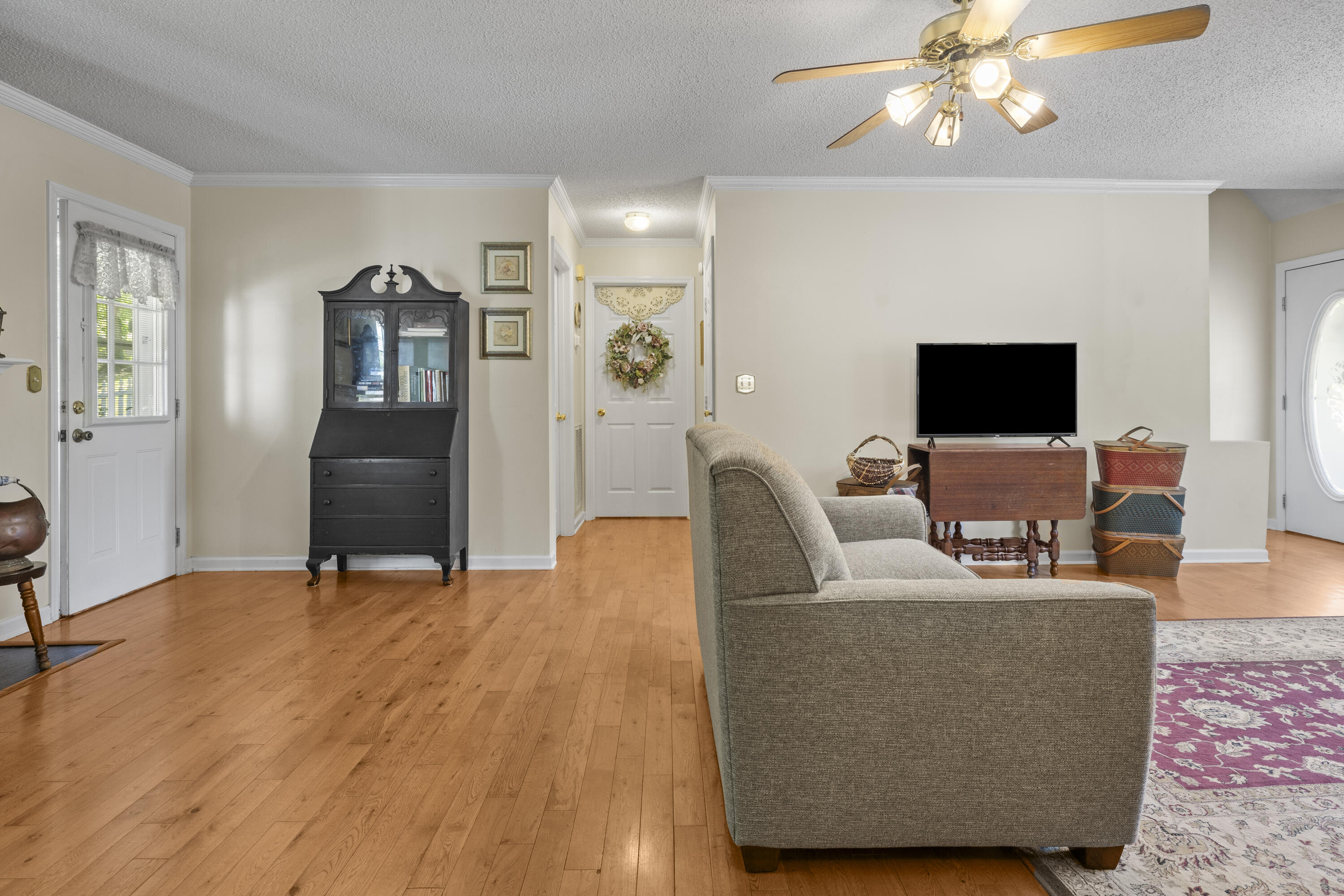 477 Middle View Drive Ringgold, GA 30736 - Photo 6 of 33 Living Room