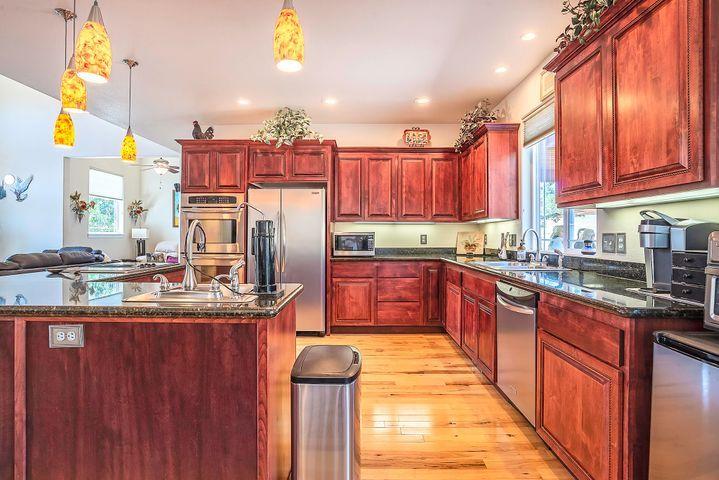 5565 Fishers Ferry Road Gold Hill, OR 97525 - Photo 9 of 26 10