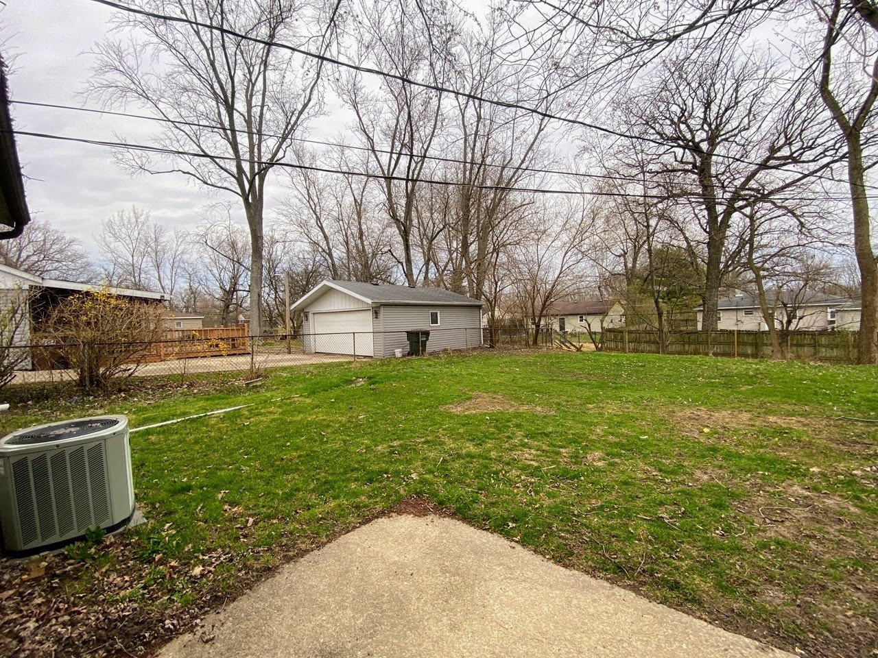 23922 South Cretewood Lane Crete, IL 60417 - Photo 16 of 18 a view of a backyard with garden