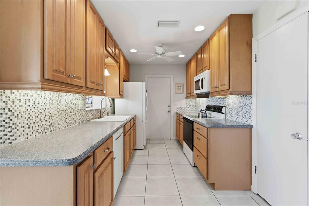 840 Channel Acres Road Nokomis, FL 34275 - Photo 16 of 48