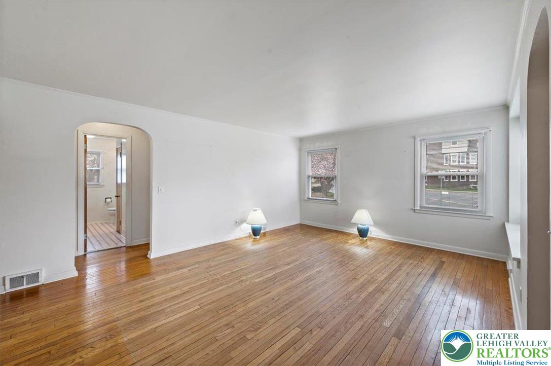 736 Old Philadelphia Road Easton, PA 18042 - Photo 5 of 32 Gallery Image 5