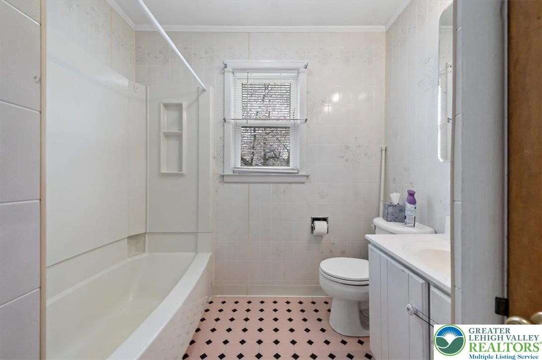 736 Old Philadelphia Road Easton, PA 18042 - Photo 10 of 32 Gallery Image 10