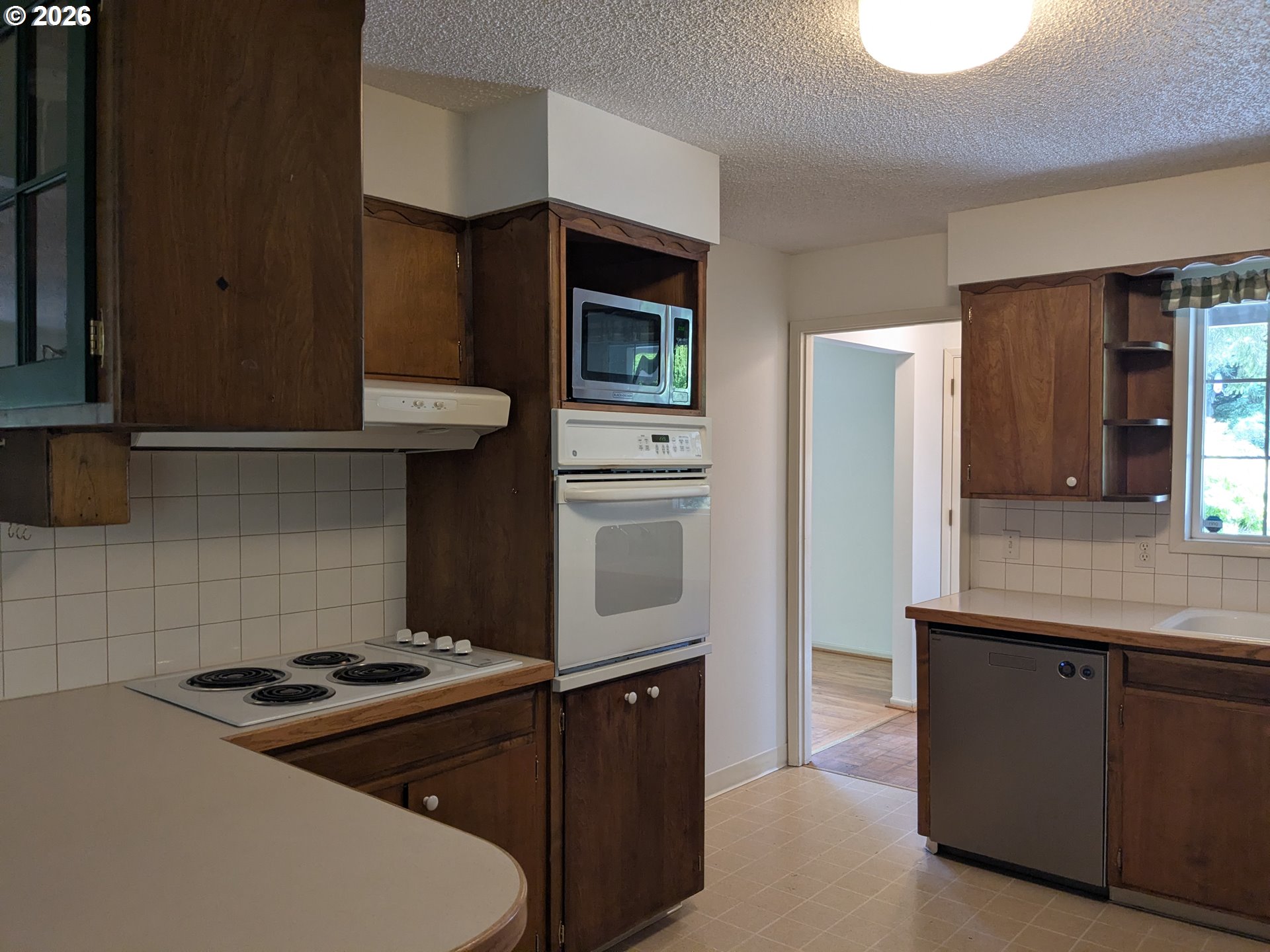 15341 South Hattan Road Oregon City, OR 97045 - Photo 14 of 41 Kitchen