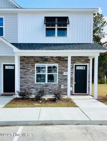 $254,900 | 724 Cross Brg Way, Sneads Ferry, NC 28460