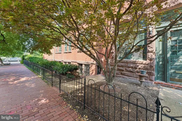 $2,700 | 902 D Street Southeast, Unit 1, Washington, DC 20003