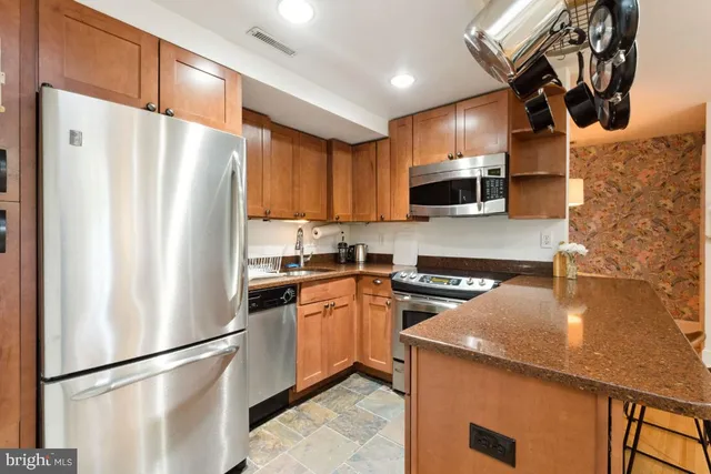 $2,700 | 902 D Street Southeast, Unit 1, Washington, DC 20003