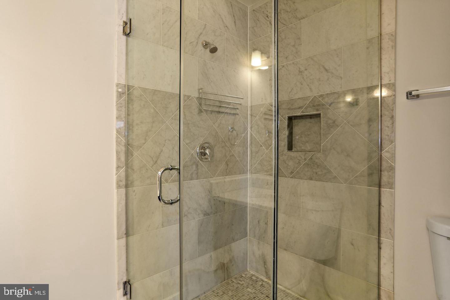 224 R Street Northeast, Unit 2 Washington, DC 20002 - Photo 21 of 34 Primary Bath