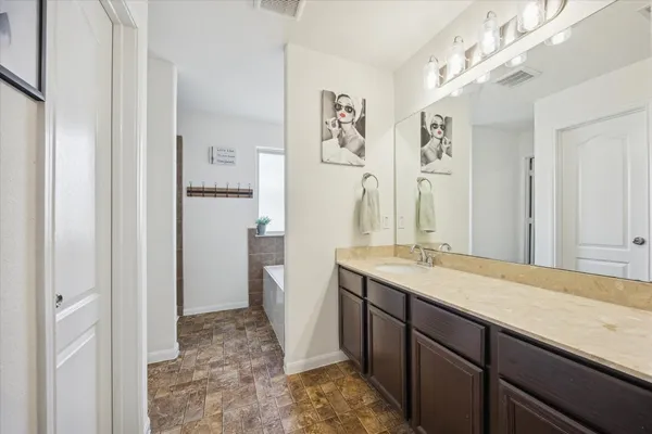 $274,900 | 5127 Misty Lane, Bacliff, TX 77518